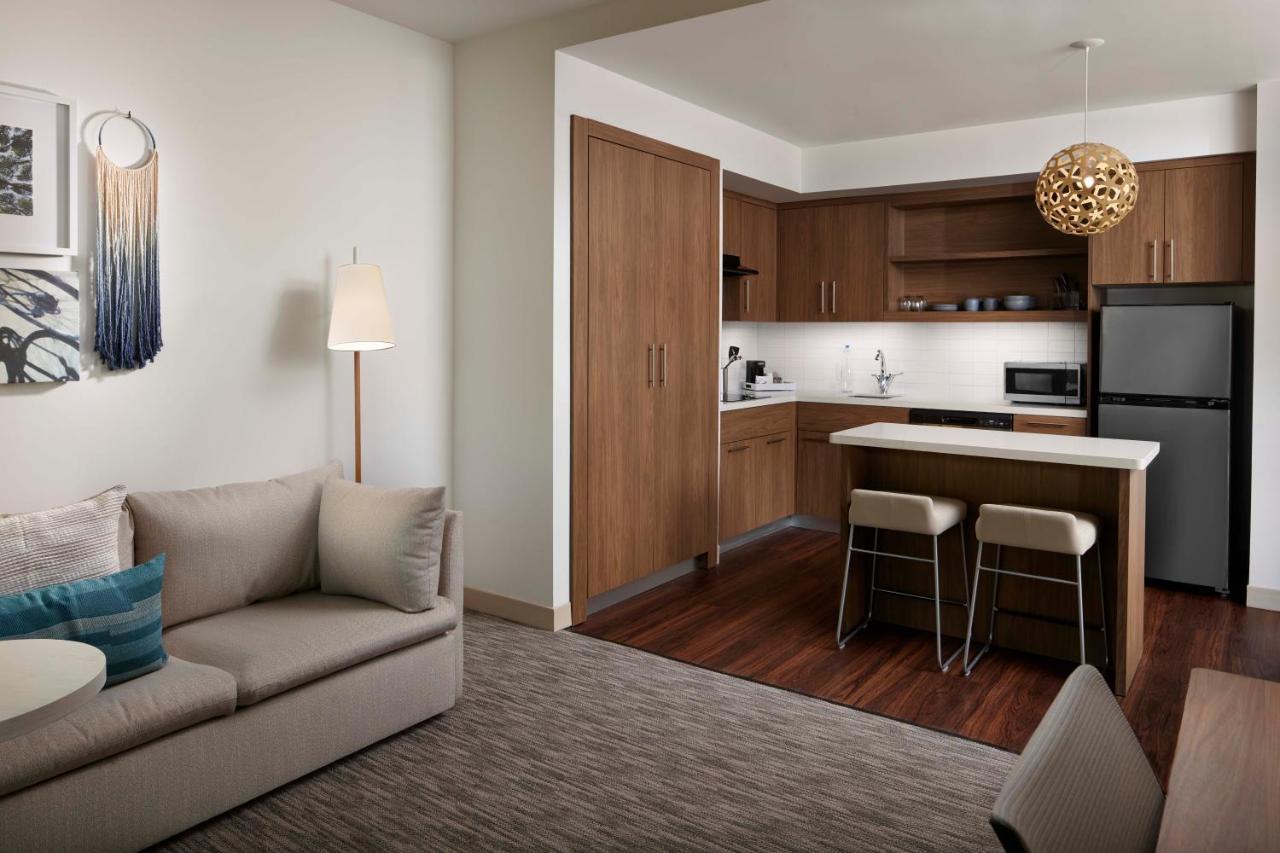 Element South Hotel 3*