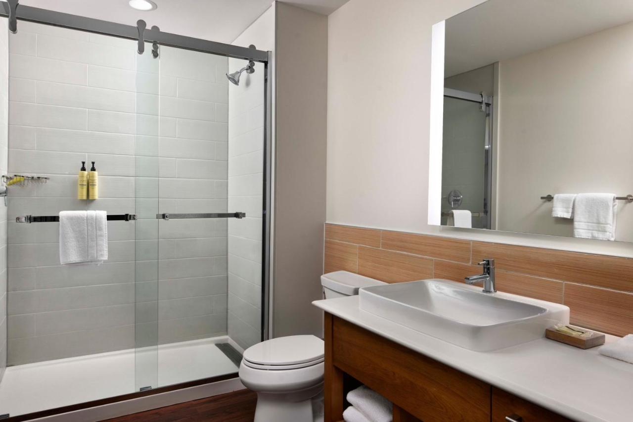 Element South Hotel 3*